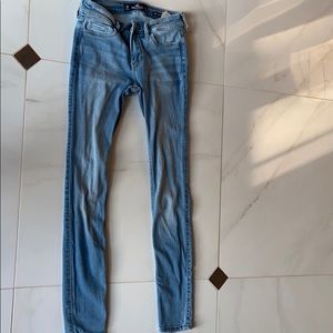 Low-Rise Super Skinny Hollister Jeans